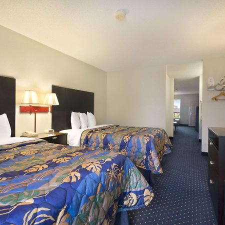 Days Inn By Wyndham Alma Номер фото