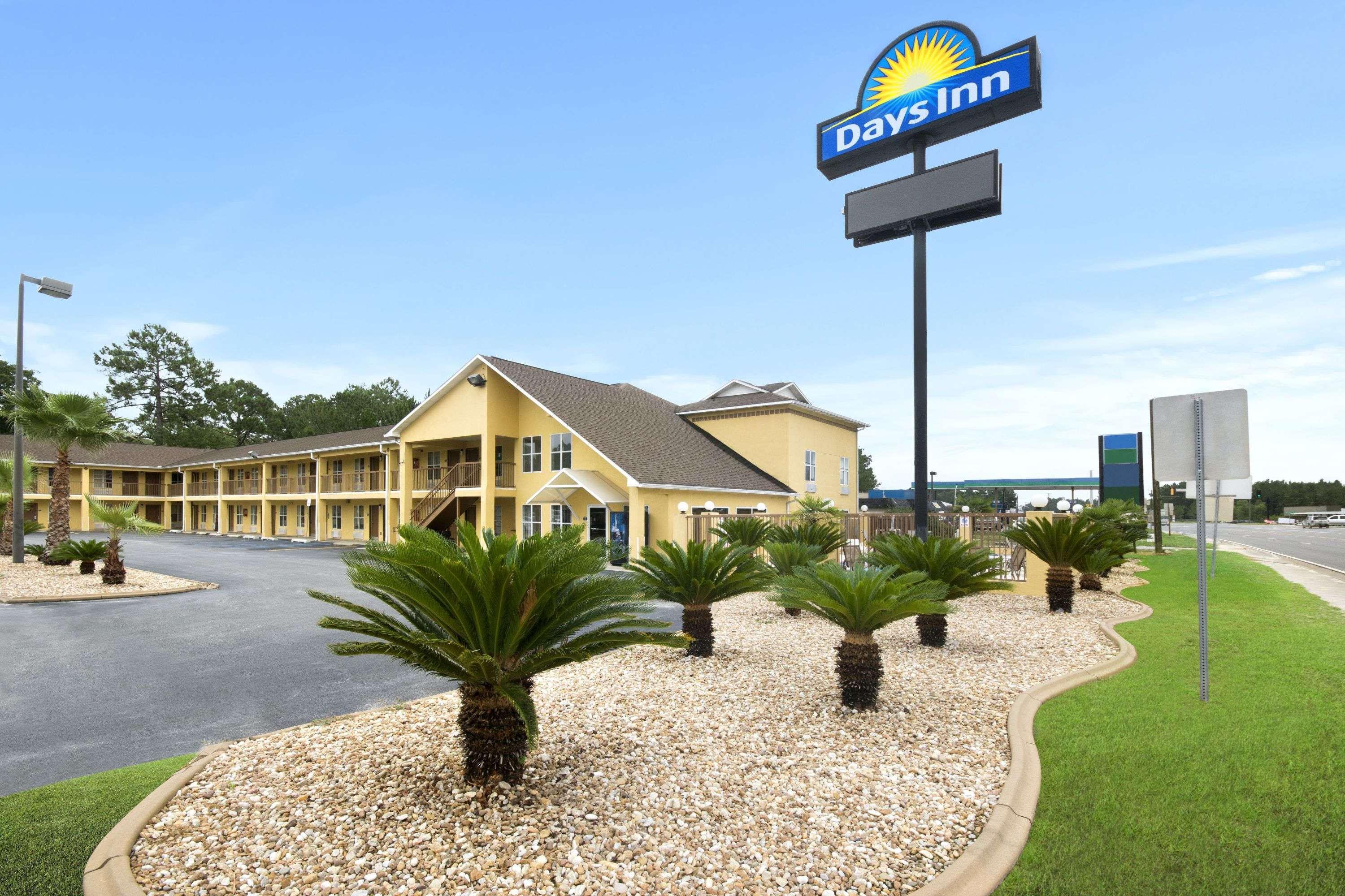 Days Inn By Wyndham Alma Экстерьер фото